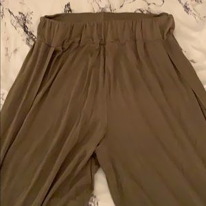 Women’s yoga pants